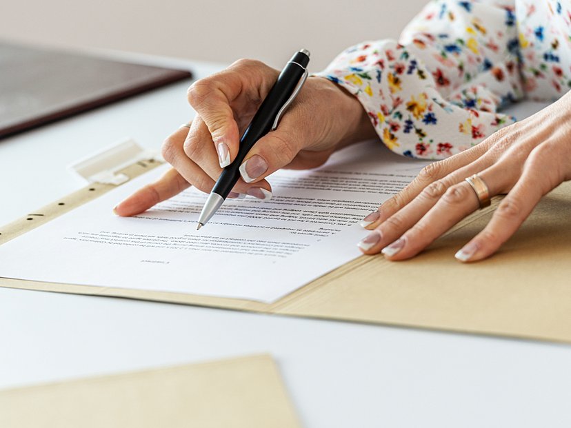 unterschrift-im-auftrag Unterschrift, im Auftrag, i. A. , i.A. , Unterschriftenkürzel Bedeutung, ppa, i.V. ,rechtskonforme Unterschrift Sekretärin