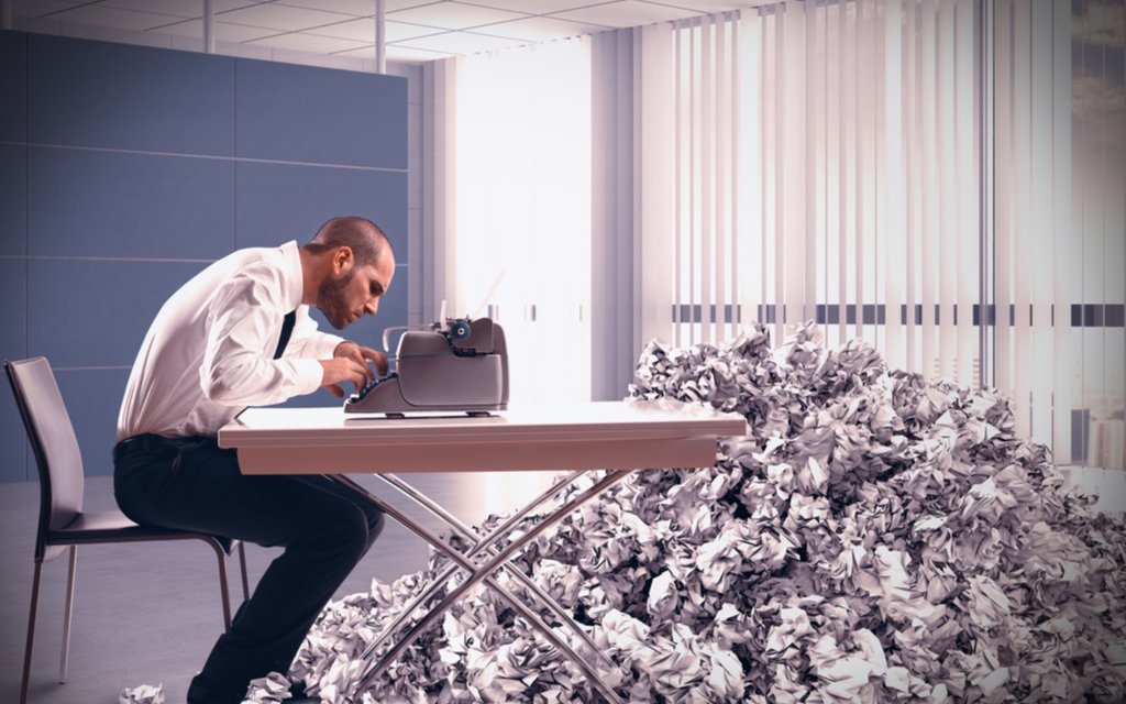 Im Büro besorgen es sich die alten Sekretärinnen Im Büro besorgen es sich die alten Sekretärinnen