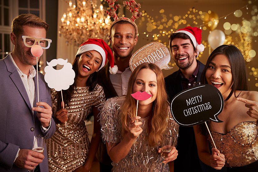 weihnachtsfeier-rahmenprogramm Rahmenprogramm zur Weihnachtsfeier planen, Sketche und Spiele auf der Betriebsweihnachtsfeier, Buffet auf der Weihnachtsfeier, Weihnachten feiern